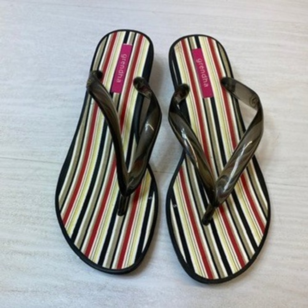 Grendha Womens 6 Flip Flop y2k Sandals Kitten Heel Black Jelly Thong Shoes
